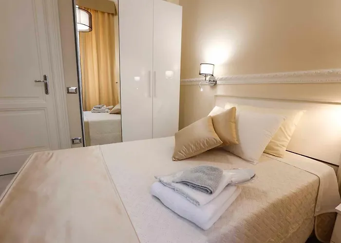 Casa Lili Roma, Couette-café 4*
